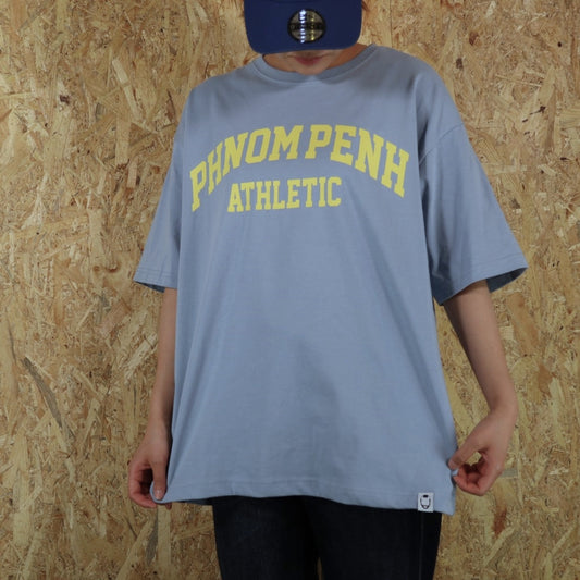 MR.TEE GRAFIK PHNOM PENH ATHLETIC GRAPHIC Tee ミスターＴグラフィック　プノンペンアスレチック　グラフィックＴ