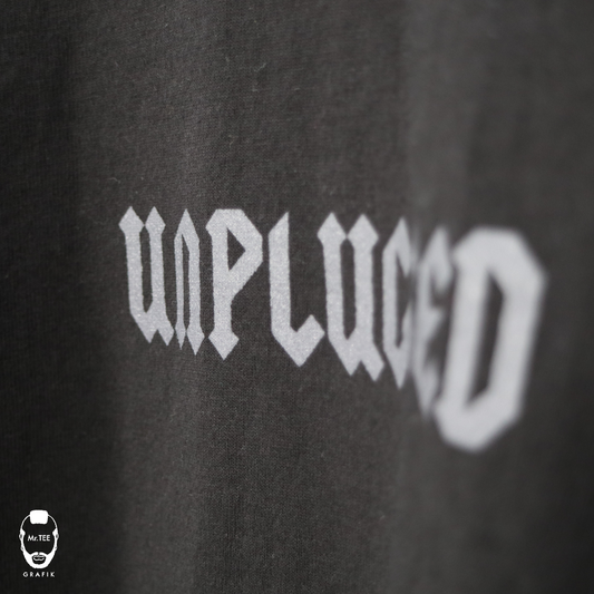 『UNPLUGGED』Grafik Tee